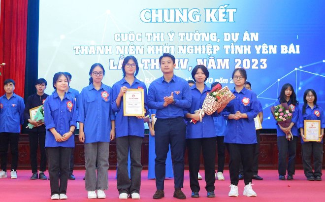Nhóm Dự án “Xuân Long Hoàng trà” nhận giải Nhất Cuộc thi Ý tưởng, dự án thanh niên khởi nghiệp tỉnh Yên Bái, lần thứ IV.