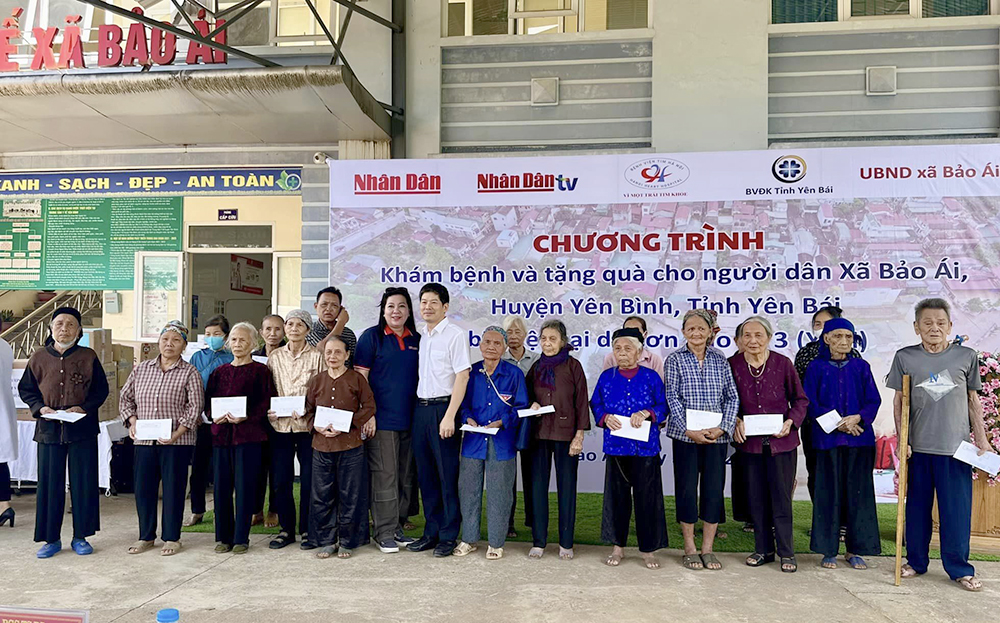 Chương trình đã trao tặng 162 suất quà cho người dân có hoàn cảnh khó khăn và các hộ dân bị ảnh hưởng cơn bão số 3 tại xã Bảo Ái