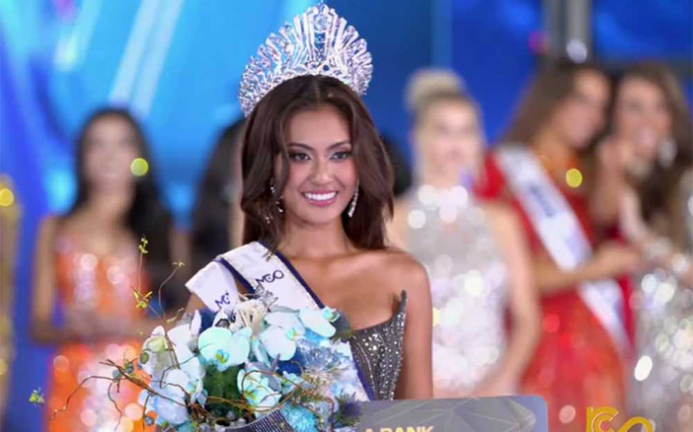 Miss Cosmo 2024 trong đêm đăng quang. (Ảnh chụp màn hình)