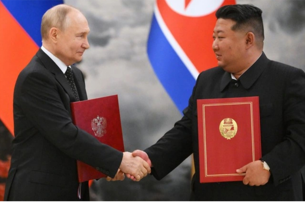 Tổng thống Nga Vladimir Putin gặp nhà lãnh đạo Triều Tiên Kim Jong-un tại Bình Nhưỡng ngày 19.6