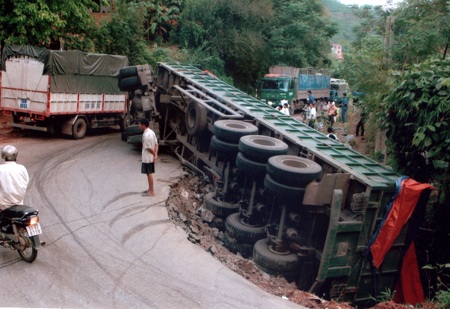 Những “hung thần” trên quốc lộ 70.