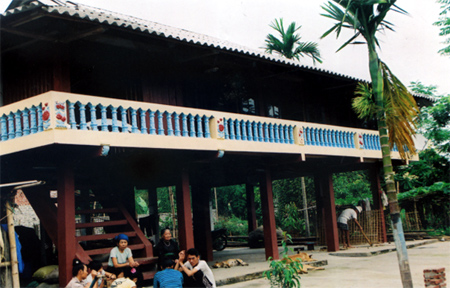 Ngôi nhà sàn của một gia đình người Thái ở bản Cang Nà, phường Trung Tâm (thị xã Nghĩa Lộ) kết hợp hài hoà yếu tố truyền thống và hiện đại.
