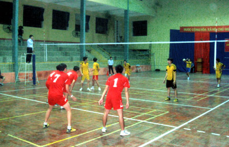 Trận chung kết bóng chuyền giữa 2 đội Công an tỉnh và Sở Lao động, Thương binh và Xã hội.