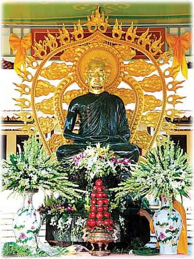 Tượng Phật hoàng Trần Nhân Tông.