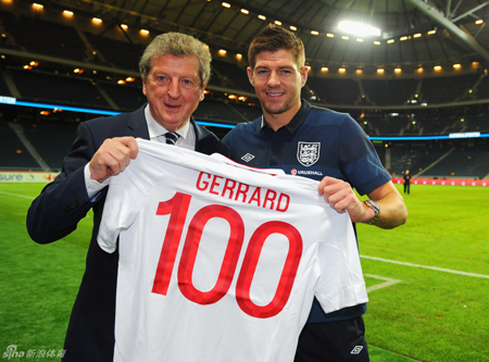 Gerrard đã có ngày kỷ niệm trận đấu thứ 100 khoác áo ĐTQG không trọn vẹn.