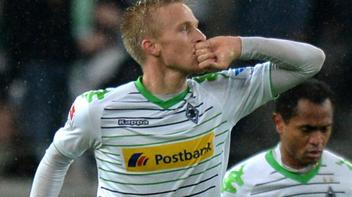 Oscar Wendt của Gladbach ăn mừng bàn thắng vào lưới Stuttgart ở giải VĐQG Đức