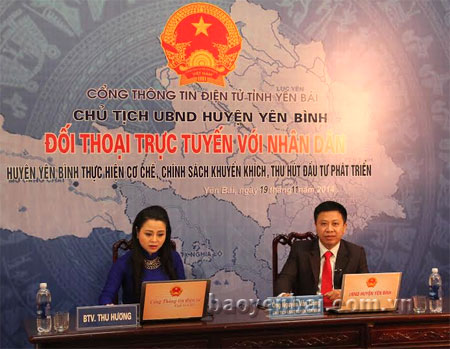 Đồng chí Nguyễn Văn Trọng-Chủ tịch UBND huyện Yên Bình đối thoại trực tuyến với nhân dân.