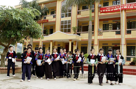 Thế hệ học sinh Trường Phổ thông Dân tộc nội trú THCS huyện Mù Cang Chải hôm nay.