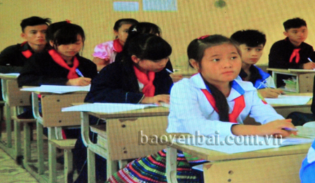 Học sinh Trường PTDTNT - THCS Trấn Yên trong giờ học.
