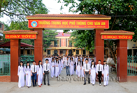 Những năm gần đây, quy mô Trường THPT Chu Văn An ổn định trên 30 lớp, gần 1.500 học sinh.
