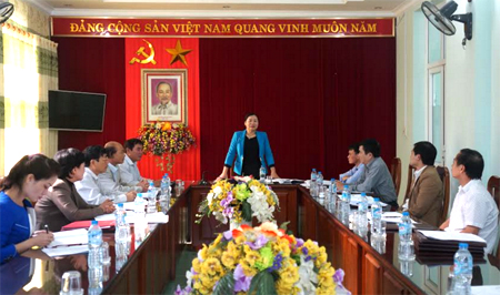Đồng chí Hoàng Thị Chanh - Bí thư ĐBKCCQ tỉnh chủ trì cuộc họp Ban Thường vụ Đảng ủy triển khai thực hiện Nghị quyết Trung ương 4 khóa XII gắn với Chỉ thị số 05 của Bộ Chính trị.