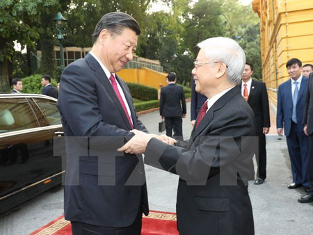 Tổng Bí thư Nguyễn Phú Trọng đón Tổng Bí thư, Chủ tịch Trung Quốc Tập Cận Bình.