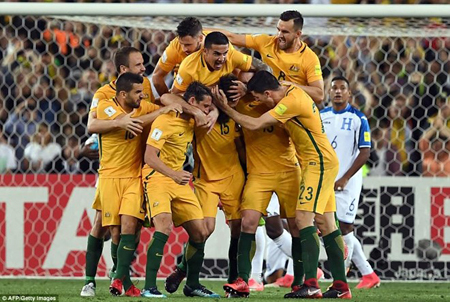 Australia giành vé dự World Cup 2018.