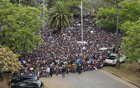 Biểu tình ở thủ đô Harare của Zimbabwe ngày 18-11-2017 đòi Tổng thống Robert Mugabe từ chức.