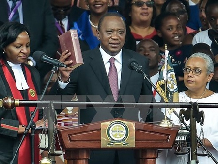 Ông Uhuru Kenyatta tuyên thệ nhậm chức Tổng thống Kenya nhiệm kỳ thứ 2.