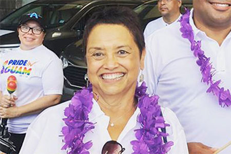 Bà Lou Leon Guerrero, nữ thống đốc đầu tiên ở Guam là người của Đảng Dân chủ.