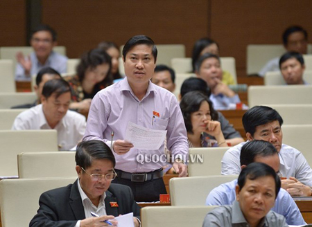 Đại biểu Quốc hội Phan Thái Bình, Đoàn Đại biểu Quốc hội tỉnh Quảng Nam tại phiên họp sáng 16/11.
