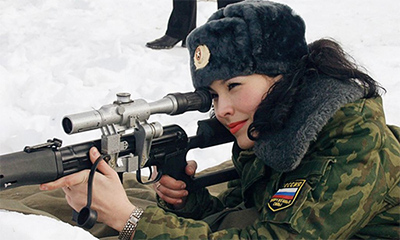 Nữ quân nhân Nga tham gia cuộc thi sắc đẹp do quân đội tổ chức.