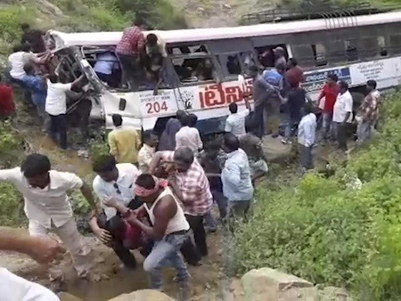 Một vụ tai nạn xe buýt ở Ấn Độ.