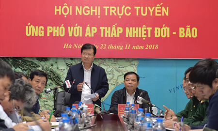 Phó Thủ tướng Chính phủ Trịnh Đình Dũng chủ trì cuộc họp.