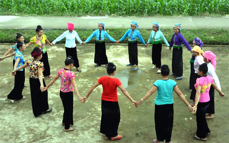 Các phong trào văn hóa văn nghệ luôn được thôn duy trì và phát huy hiệu quả trong thực hiện nếp sống mới.