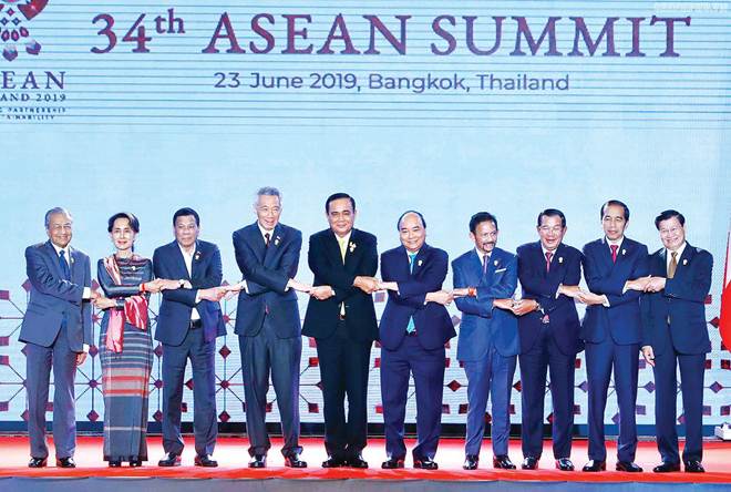 Các nhà lãnh đạo ASEAN tại Lễ khai mạc Hội nghị Cấp cao ASEAN lần thứ 34, ngày 26/6 tại Bangkok, Thái Lan.