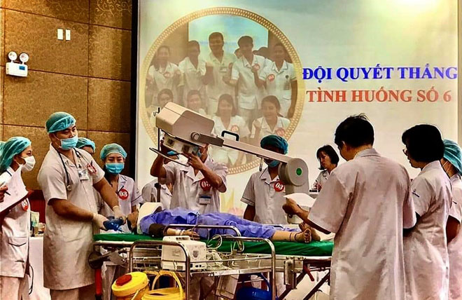 Phần thi xử lý tình huống của các thí sinh.