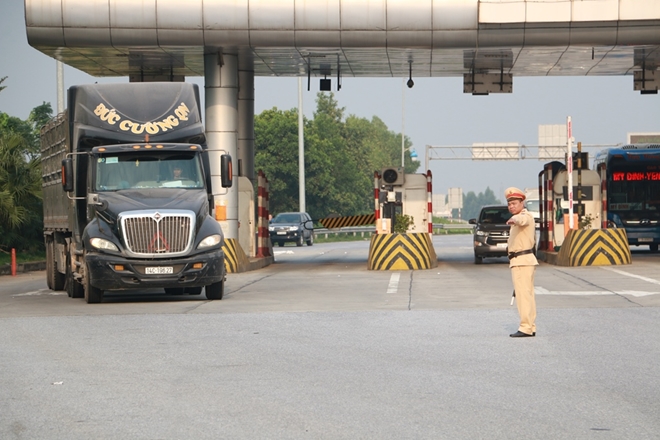 Tổ tuần tra, kiểm soát tại Km 6, Khu vực Trạm thu phí tuyến đường cao tốc Nội Bài – Lào Cai.