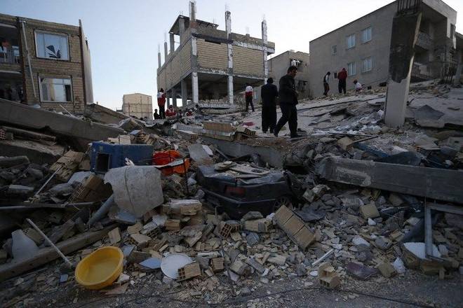 Khung cảnh đổ nát sau một trận động đất ở Iran.