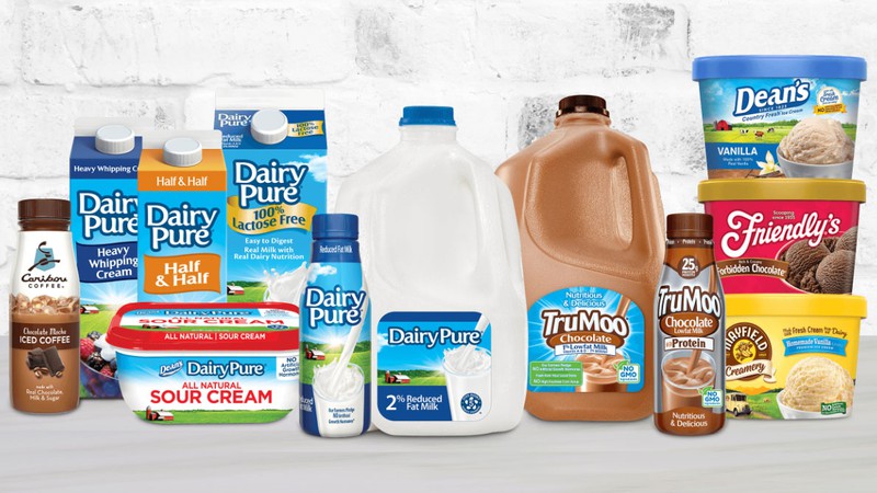 Nhiều nhãn hàng và sản phẩm từ sữa của công ty Dean Foods.