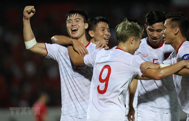 Trong tháng 11 này, đội tuyển Việt Nam sẽ lần lượt gặp đội đứng thứ 3 là UAE và đội đầu bảng là Thái Lan.