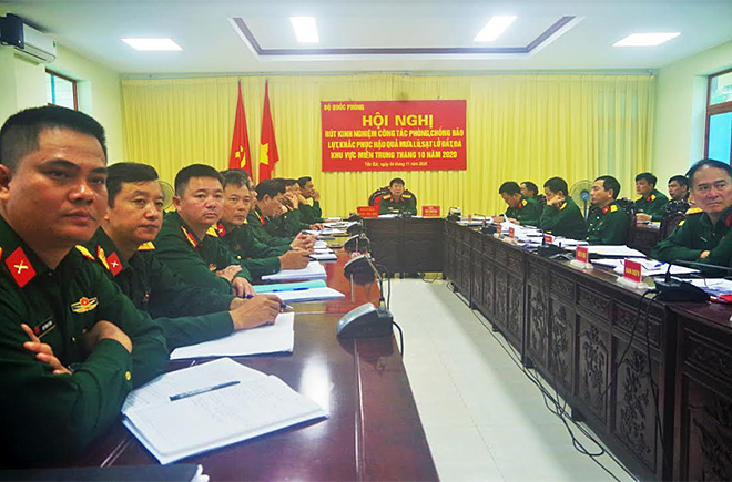 Đồng chí Đại tá Trần Công Ứng - Ủy viên Ban Thường vụ Tỉnh ủy, Chỉ  huy trưởng Bộ Chỉ huy quân sự tỉnh chủ trì Hội nghị tại điểm cầu Yên Bái.
