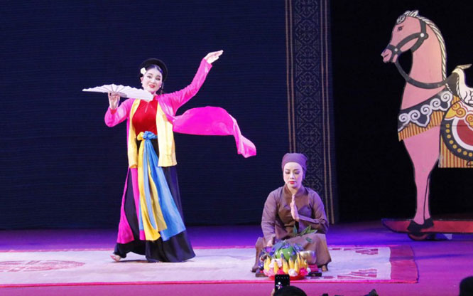 Diễn viên Phùng Thị Thanh Huyền (Nhà hát Chèo Hà Nội) trong vai Thị Màu đoạt Huy chương vàng.