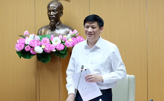 GS.TS Nguyễn Thanh Long phát biểu tại cuộc họp.