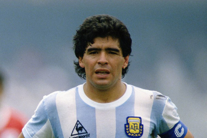 Diego Maradona qua đời ở tuổi 60 vì trụy tim