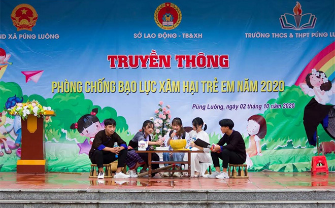 Sở Lao động - Thương binh và Xã hội tổ chức truyền thông phòng, chống bạo lực, xâm hại trẻ em tại Trường THCS & THPT Púng Luông, huyện Mù Cang Chải.