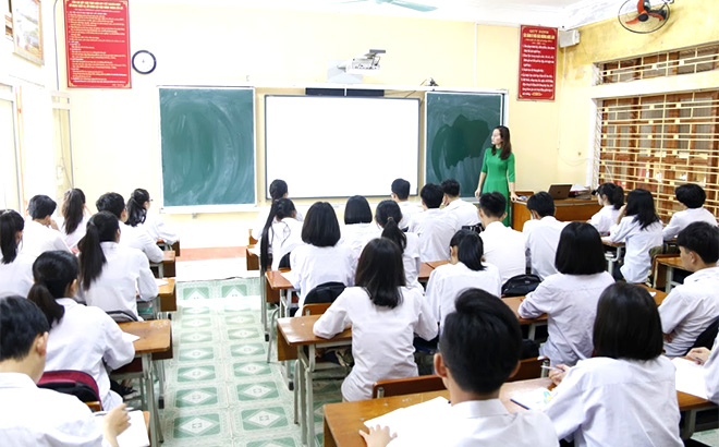 Trường THPT Chu Văn An đẩy mạnh ứng dụng công nghệ thông tin trong dạy và học.
