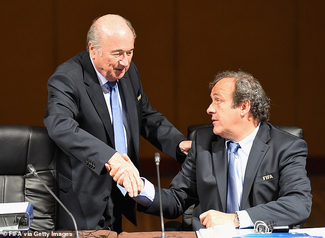 Cựu Chủ tịch FIFA Sepp Blatter và cựu Chủ tịch UEFA Michel Platini chính thức bị buộc tội.