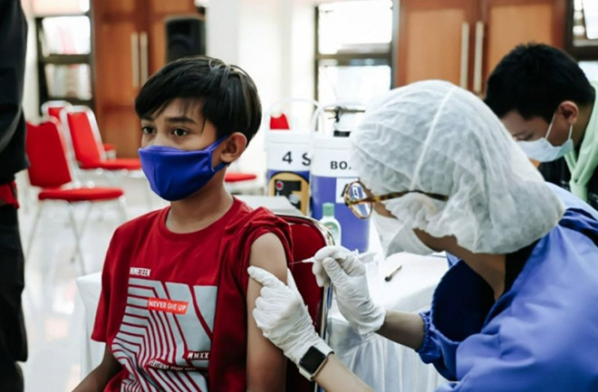 Hiện nay đã có hơn 4,4 triệu em Indonesia từ 12-17 tuổi đã tiêm chủng vaccine Covid-19.