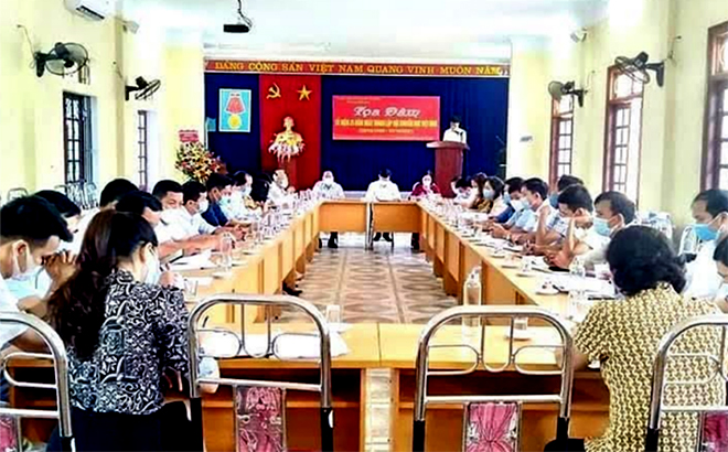 Một buổi tọa đàm của Hội Khuyến học huyện Yên Bình nhằm lan tỏa ý nghĩa, vai trò của công tác khuyến học, khuyến tài đến các cơ quan, đơn vị và các tầng lớp nhân dân trên địa bàn.