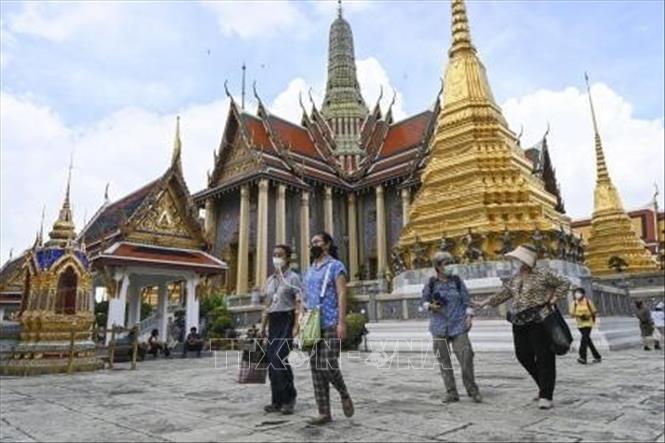 Người dân tham quan Cung điện Hoàng gia Thái Lan tại Bangkok.