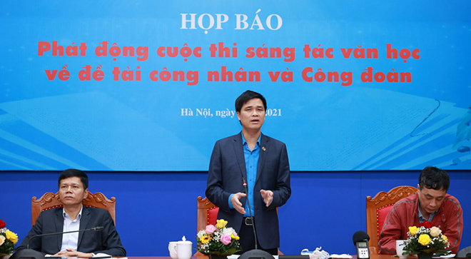 Ban tổ chức cuộc thi sáng tác văn học về đề tài công nhân, công đoàn.