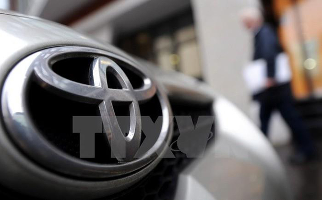 Logo hãng Toyota.