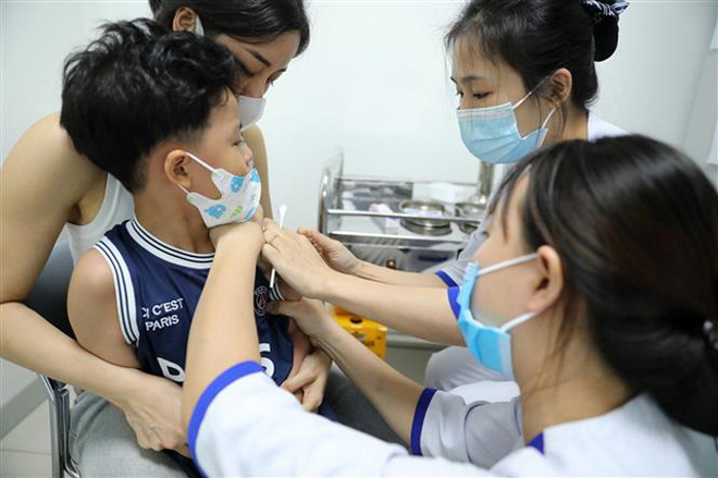 Tiêm vaccine cúm mùa là biện pháp dự phòng hiệu quả nhất. Ảnh minh họa