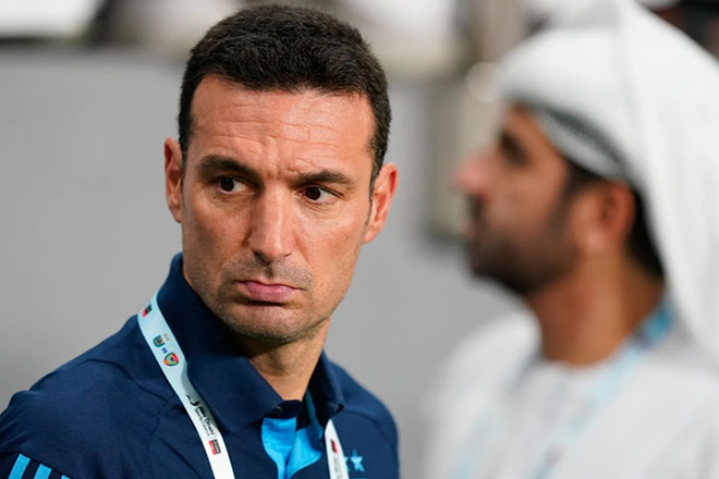 Scaloni trong trận giao hữu UAE - Argentina tại Abu Dhabi ngày 16/11.