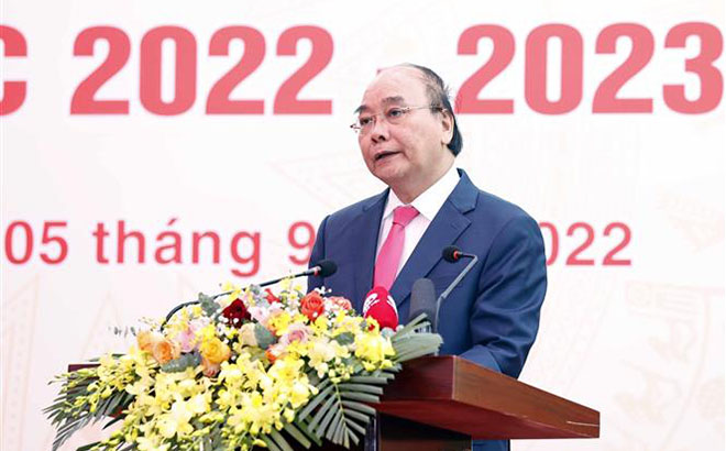 Chủ tịch nước Nguyễn Xuân Phúc phát biểu tại lễ khai giảng năm học 2022 - 2023 tại Trường Đại học Khoa học Tự nhiên (Đại học Quốc gia Hà Nội).