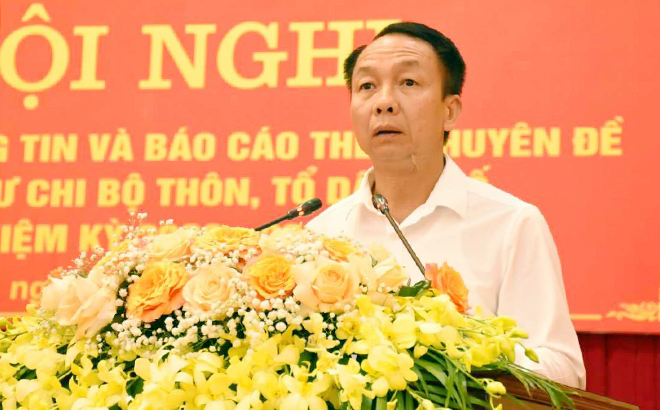 Đồng chí Vũ Quỳnh Khánh – Phó Chủ tịch HĐND tỉnh phát biểu tại Hội nghị.