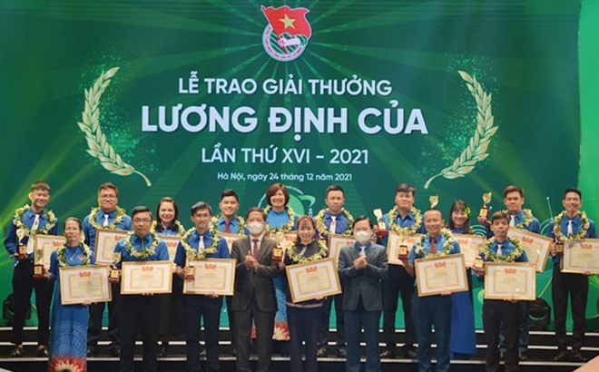 Các cá nhân xuất sắc nhận giải thưởng Lương Định Của năm 2021.