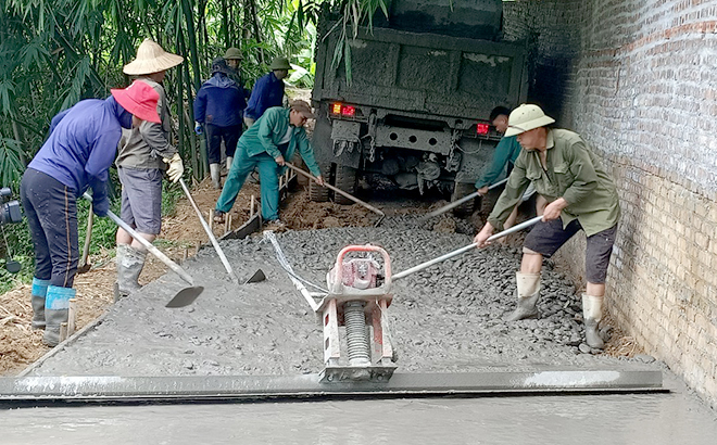 Đến nay, huyện Văn Yên đã bê tông hoá trên 100 km đường giao thông nông thôn, đạt 98,9% kế hoạch.