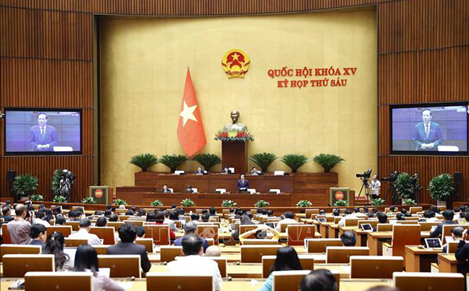 Bộ trưởng Bộ Lao động - Thương binh và Xã hội Đào Ngọc Dung phát biểu giải trình, làm rõ một số vấn đề đại biểu Quốc hội nêu về dự án Luật Bảo hiểm xã hội (sửa đổi).